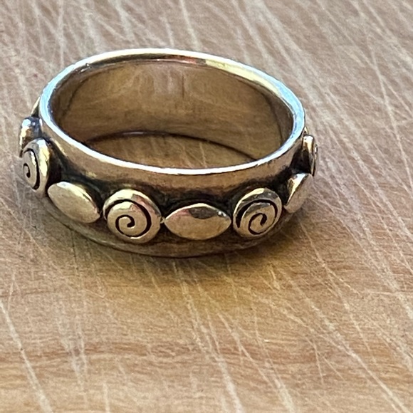 Vintage signed 925 silver ring with designs - Picture 6 of 7